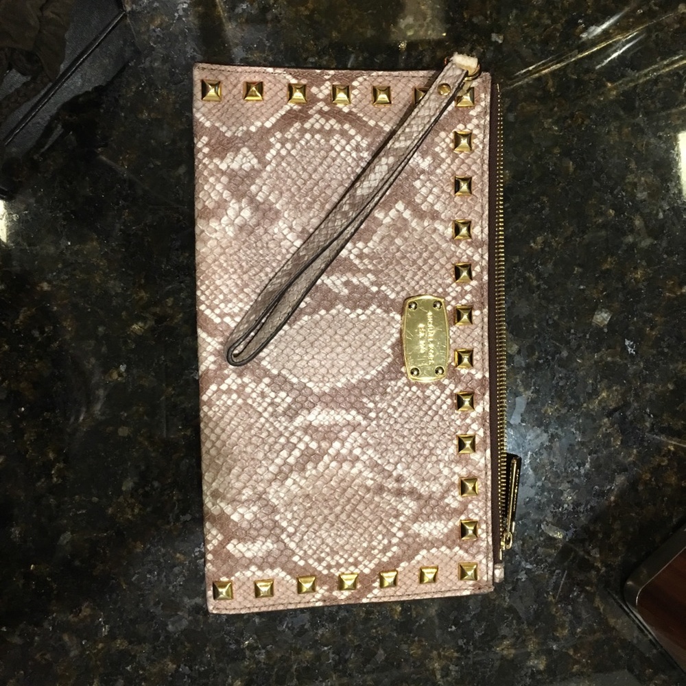 MK WRISTLET
